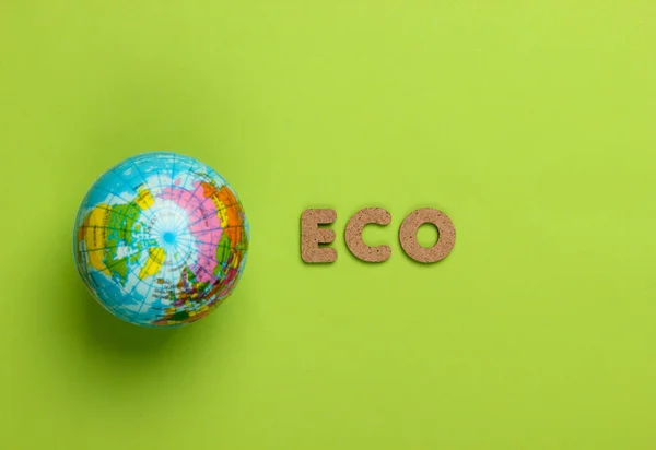Öko Konzept Globus Auf Grünem Hintergrund Rettet Den Planeten Erde — Stockfoto
