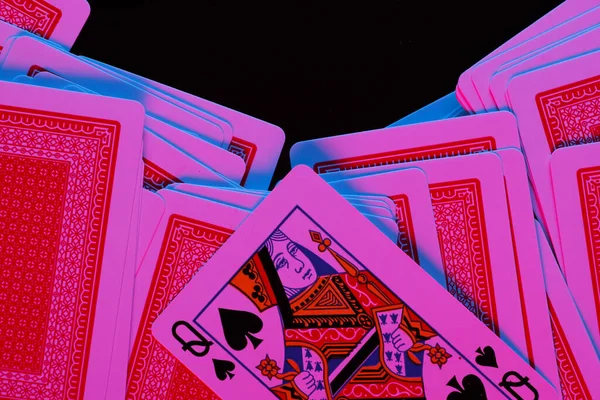 Deck Playing Cards Queen Spades Black Background Gradiente Rojo Azul — Foto de Stock