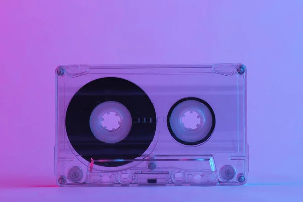 Retro Audio Kazeta Módním Neonovém Světle Zářivě Růžově Modrá Záře — Stock fotografie