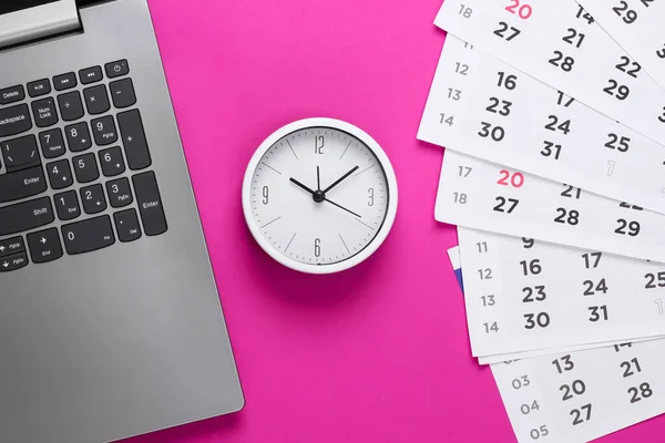 Laptop Alarm Clock Monthly Calendar Pink Background Time Running Away — Stock Photo, Image