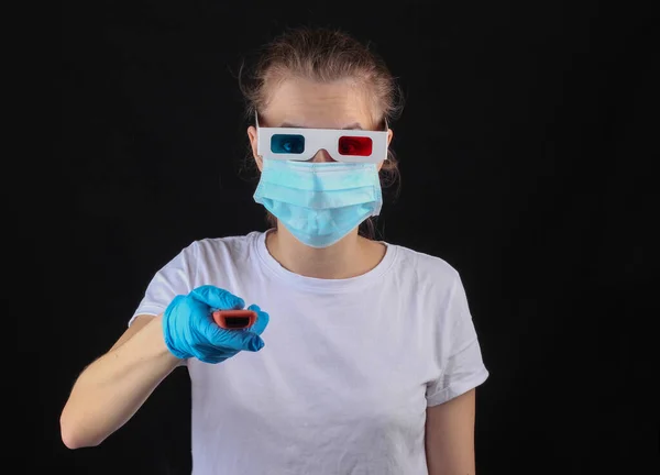 Quédate Casa Entretenimiento Para Período Cuarentena Mujer Con Una Máscara — Foto de Stock