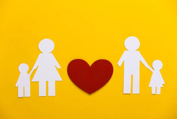 Relatie Concept Hervatten Papieren Familie Met Een Rood Hart Een — Stockfoto