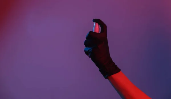 Kéz Kézben Fertőtlenítő Spray Piros Kék Neonfény — Stock Fotó