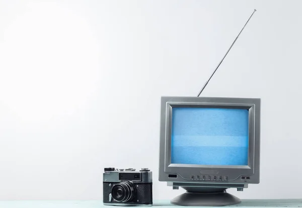 Antenne Ouderwetse Retro Ontvanger Film Camera Witte Muur Achtergrond — Stockfoto