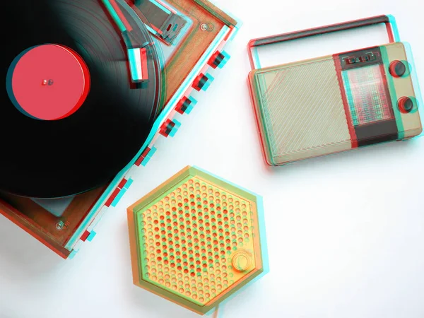 Pop Kultura Retro Objekty Bílém Pozadí Vinylový Gramofon Radiové Přijímače — Stock fotografie