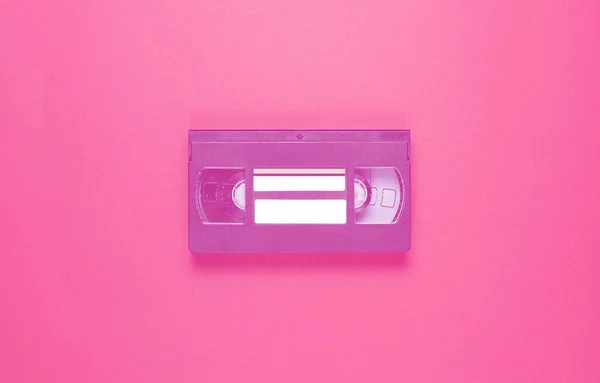 Pop Kultura Retro Atributy 80S Videokazeta Červeném Pozadí Horní Pohled — Stock fotografie