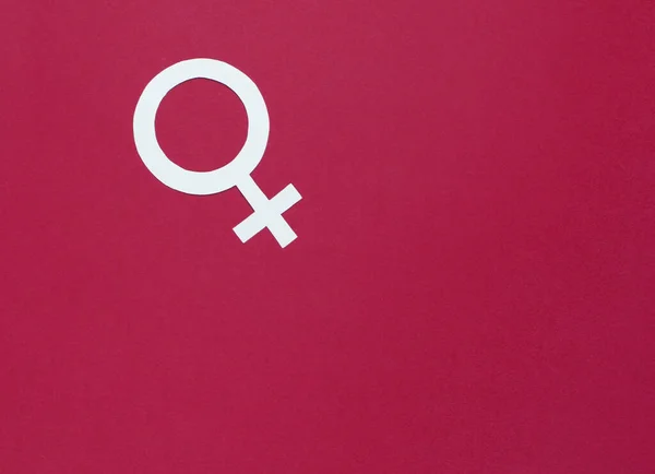 Símbolo Género Femenino Sobre Fondo Rojo Vista Superior Minimalismo Igualdad — Foto de Stock