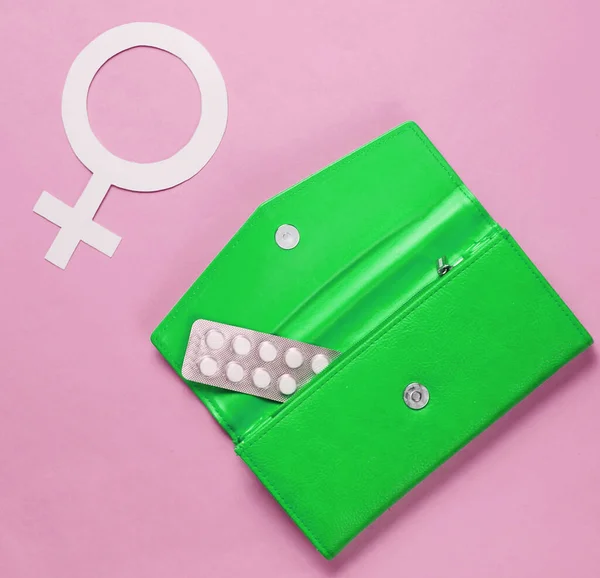Gezondheid Van Vrouwen Vrouwelijk Geslacht Symbool Pillen Groene Tas Roze — Stockfoto