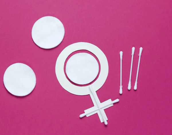 Producten Voor Vrouwelijke Hygiëne Zelfverzorging Gezondheid Vrouwelijk Gendersymbool Een Rode — Stockfoto