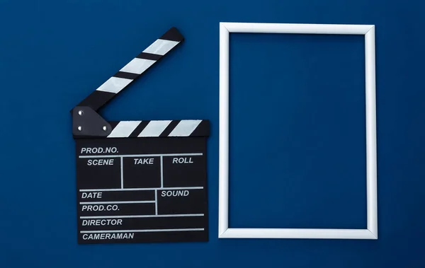 Filmklapbord Met Wit Frame Voor Kopieerruimte Klassieke Blauwe Achtergrond Filmindustrie — Stockfoto