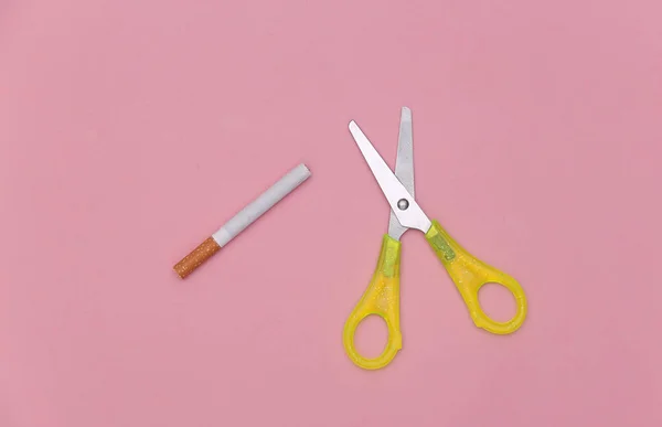 Scissors Cigarette Pink Pastel Background Top View — Stock Photo, Image