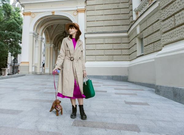 Andar Com Teu Animal Estimação Mulher Andando Com Cachorro Dachshund — Fotografia de Stock