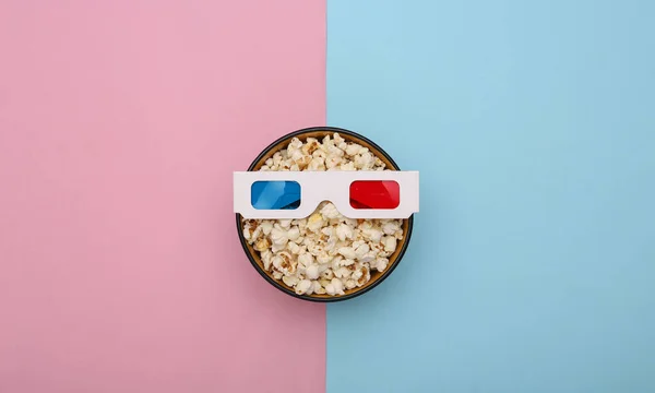 Popcorn Miska Brýlemi Růžové Modré Pastelové Pozadí Čas Filmu — Stock fotografie