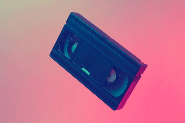 Minimalismo Concetto Stile Retrò Anni Videocassetta Luce Blu Rossa Neon — Foto Stock