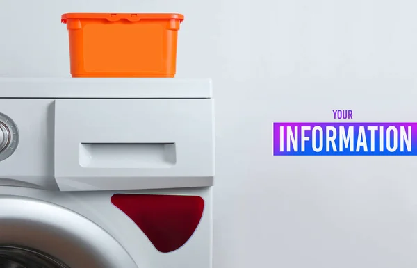 Eine Flasche Waschgel Auf Einer Waschmaschine Weißer Hintergrund Für Kopierraum — Stockfoto