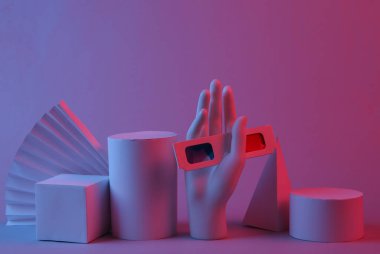 El ele tutuşan 3D gözlükler, kırmızı-mavi neon ışıklı geometrik şekiller. Yaratıcı bir gösteri. Sürrealizm. Sanat kavramı, geçmişe dönük fütürizm, minimalizm