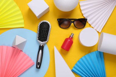 Soyut arka planda geometrik şekilli güzellik ürünleri. Minimalizm. Sanat kavramı. Yaratıcı yerleşim