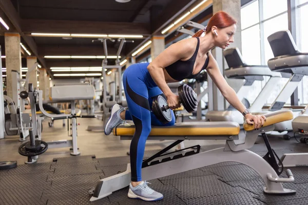 Athlete Woman Sportswear Training Back Dumbbell One Hand Leaning Bench — Stock Photo, Image