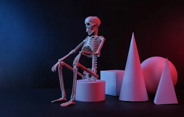 Halloween Läskigt Koncept Skelett Och Geometriska Former Röd Blå Neon — Stockfoto