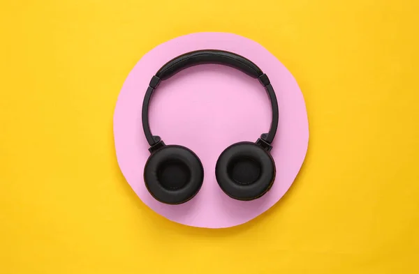 Headphones Pink Circle Yellow Background Minimalism Top View — Stock Photo, Image