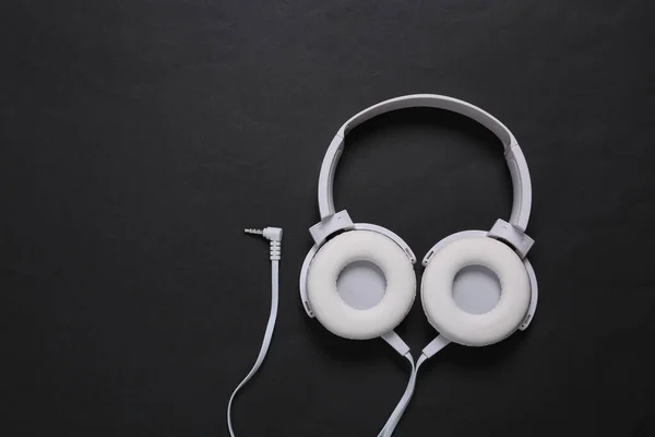 Weiße Stylische Stereo Kopfhörer Auf Schwarzem Hintergrund Minimalistische Musik Stillleben — Stockfoto