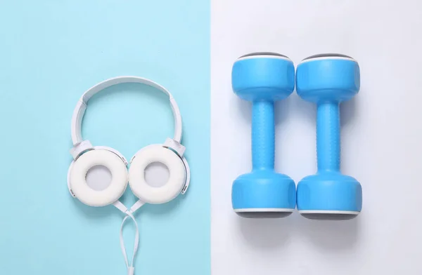 Dumbbells Headphones Blue White Background Fitness Accessories Top View — Stock Photo, Image