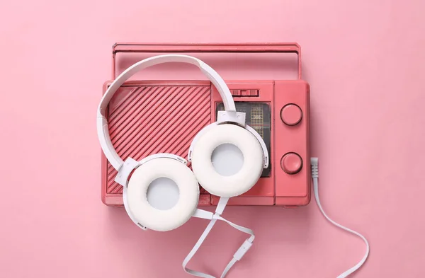 Pink Cool Radio Receiver Headphones Pink Background Minimal Musical Concept — Stock Photo, Image