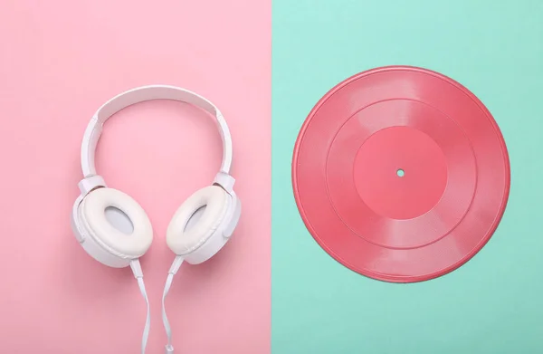 Présentation Musicale Créative Disque Vinyle Rose Écouteurs Sur Fond Pastel — Photo
