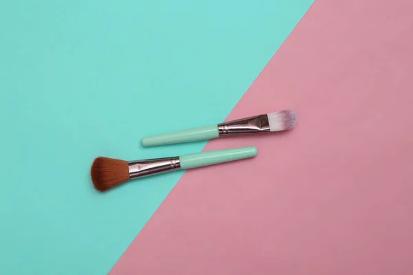 Makeup Brushes Pink Blue Background Top View Flat Lay Minimalism — Fotografia de Stock