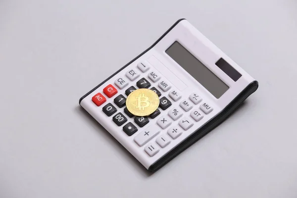 Calcolatrice Bitcoin Sfondo Grigio — Foto Stock