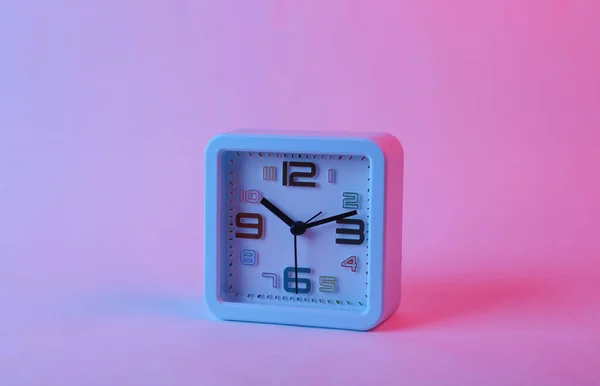 Relógio Alarme Luz Néon Gradiente Azul Rosa — Fotografia de Stock