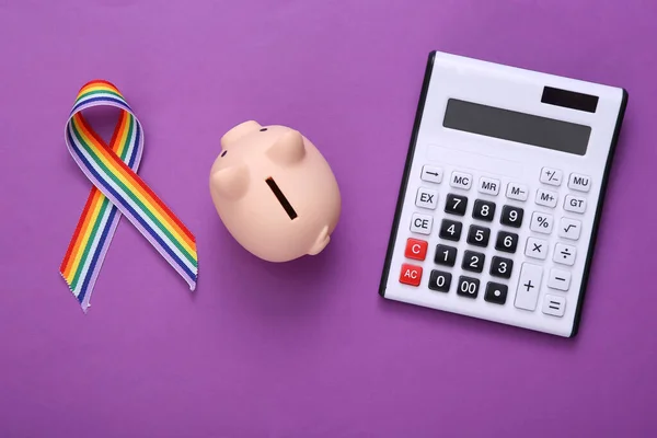 Calculadora Com Banco Porquinho Símbolo Fita Orgulho Fita Arco Íris — Fotografia de Stock