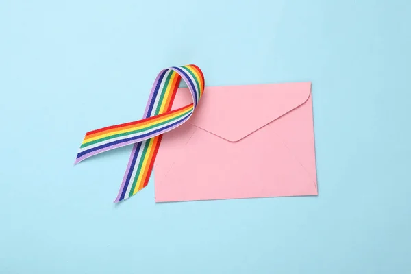 Envelope Lgbt Райдужна Стрічка Синьому Фоні Валентинів День Любовна Концепція — стокове фото