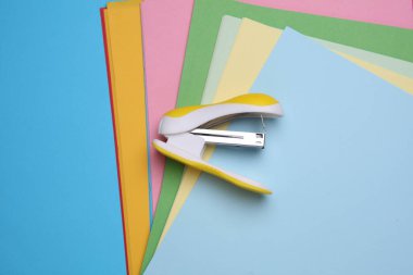 Zımba ve Renkli Kağıt Çarşafları