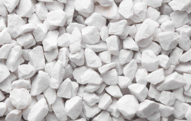 Bir sürü Beyaz Çakıl Taşı Yaklaş