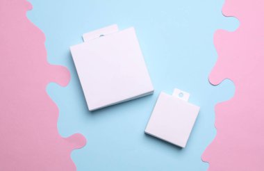 Yaratıcı kağıt arkaplanda beyaz kutular