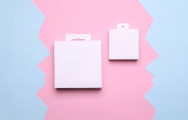 Yaratıcı kağıt arkaplanda beyaz kutular