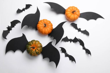 Düz bir cadılar bayramı sahnesi vardı. Balkabakları, yarasalar, turuncu arka plan. Düz yatıyordu