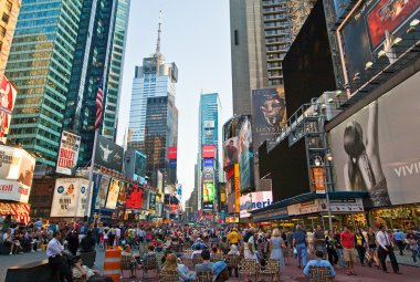 New York manzarası ve insanlar