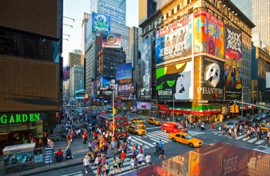 New York manzarası ve insanlar