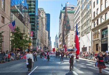 New York manzarası ve insanlar