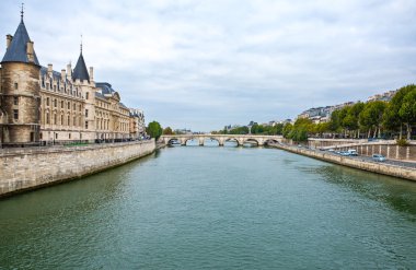 Paris yerler