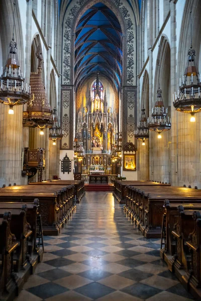 ポーランドクラクフ2017年12月5日 聖三位一体大聖堂の身廊 — ストック写真
