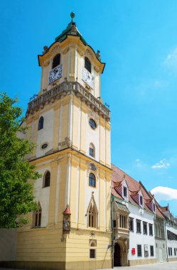 Bratislava, Slovakya, Hlavne meydanındaki eski belediye binası.