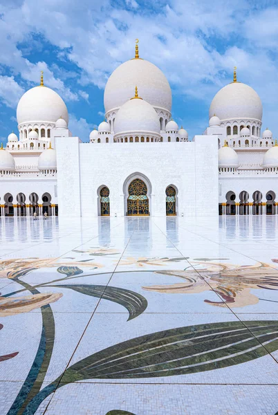 Abu Dhabi Emirados Árabes Unidos Maio 2018 Grande Mesquita Sheick — Fotografia de Stock