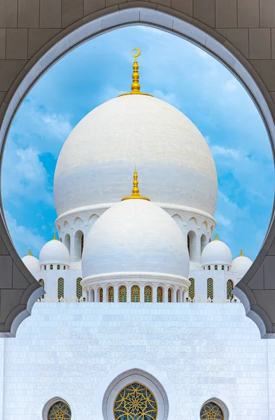 Abu Dhabi Egyesült Arab Emírségek Kupolák Sheick Zayed Grand Mosque — Stock Fotó