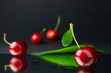 Vişneli tatlı, sulu ve yararlı berry