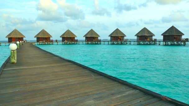 Az óceán gyönyörű Maldív-szigetek sziget — Stock videók