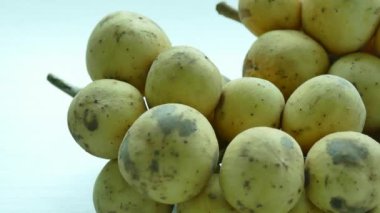 Tablo Longkong meyve kümelerde