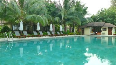 Otelde yüzme havuzu